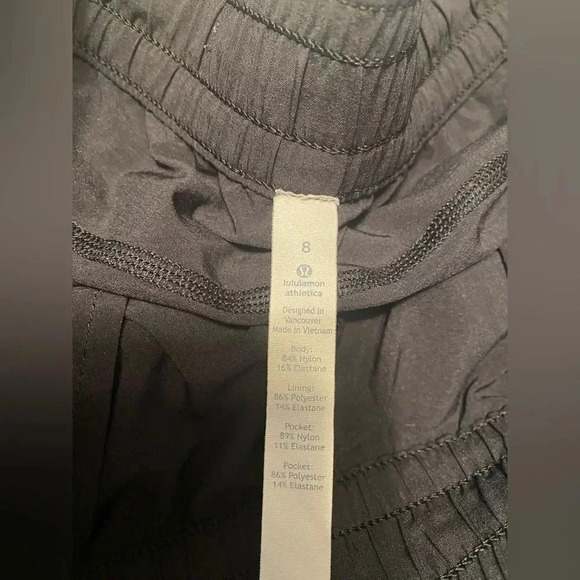 Lululemon Mesh On Mesh Short Black Shorts Sz 8 - Picture 10 of 11